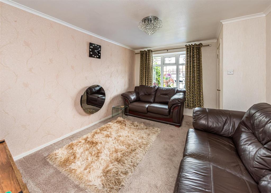 7 Leasowe Drive-sitting1.jpg