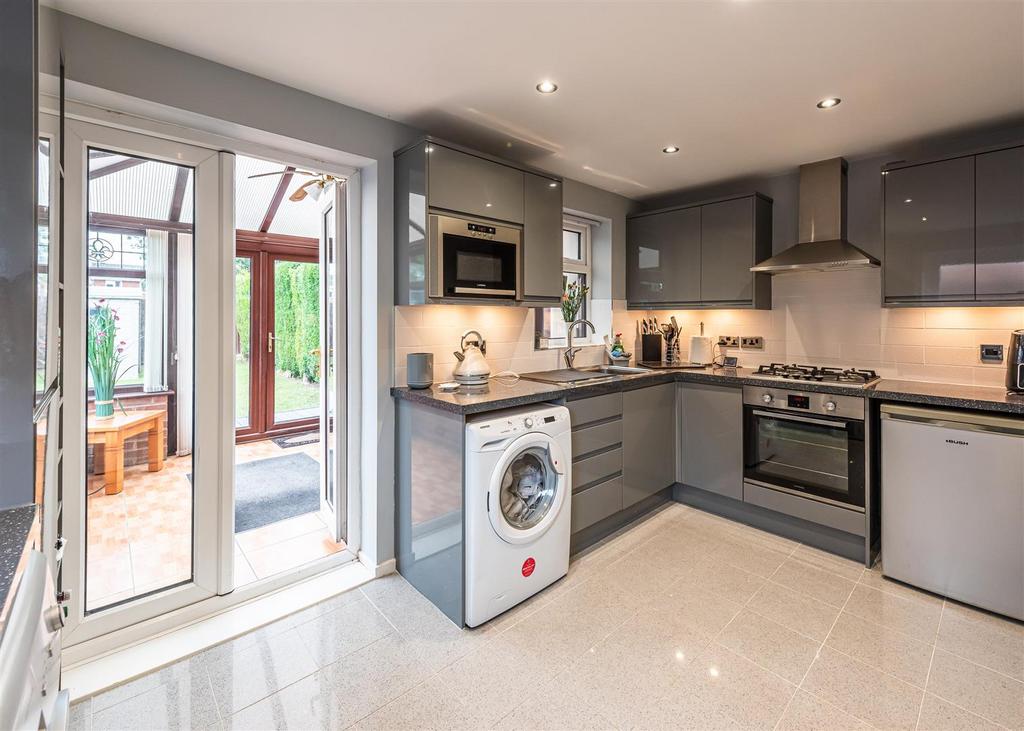 7 Leasowe Drive-kitchen1.jpg