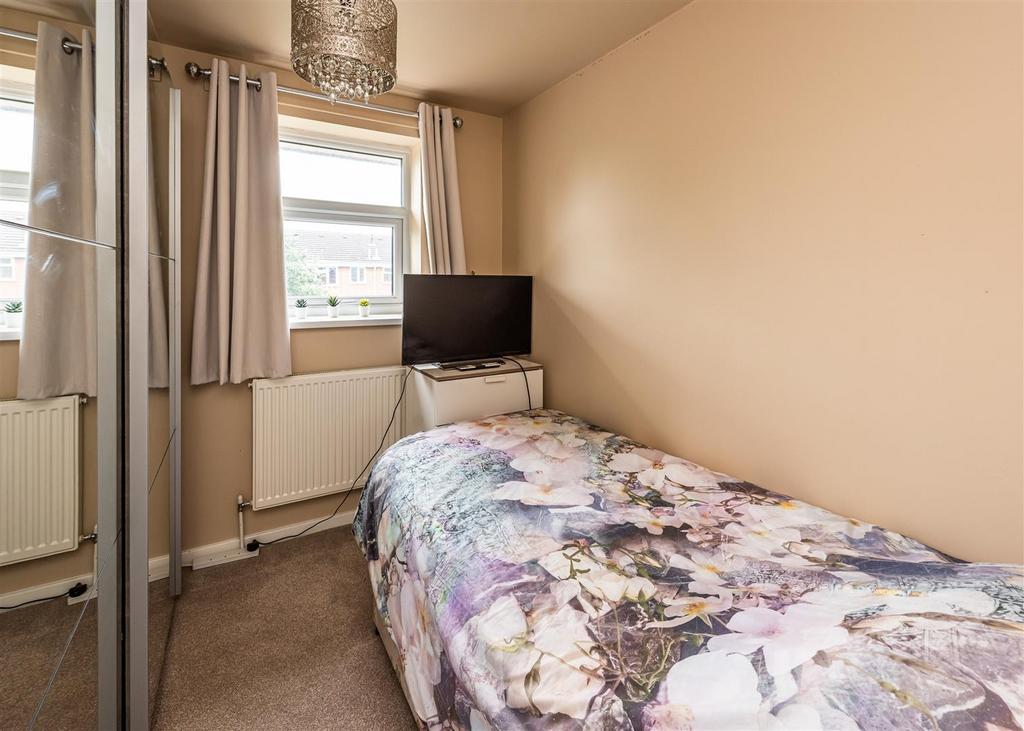 7 Leasowe Drive-bed2.jpg