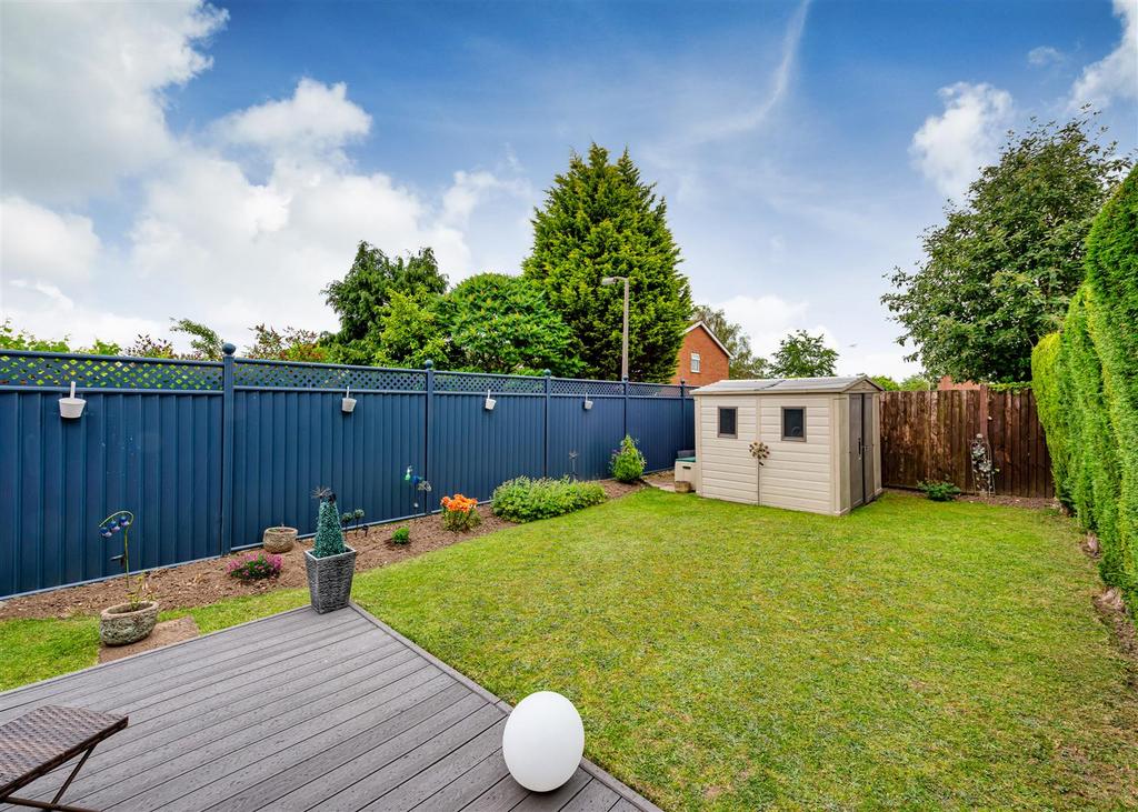 7 Leasowe Drive-gdn2.jpg