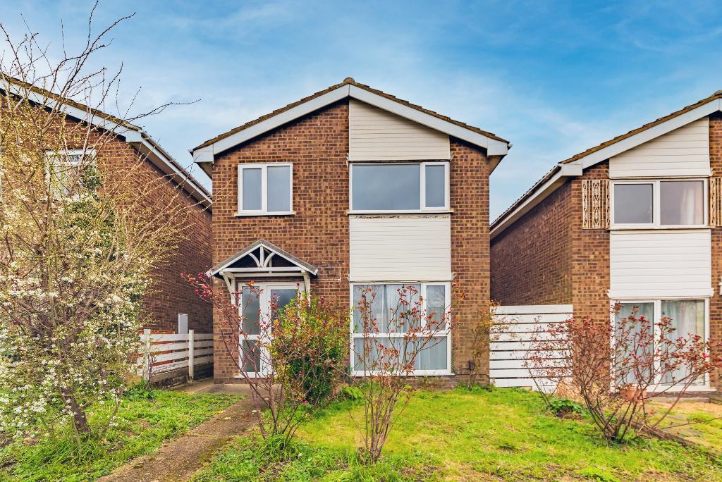 Manton Lane, Bedford 3 bed detached house to rent £1,500 pcm (£346 pw)