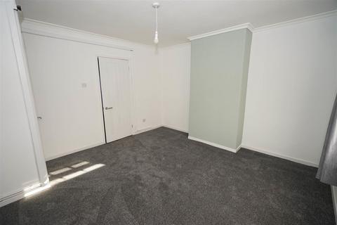 2 bedroom flat for sale, Poplar Avenue, Horwich, Bolton