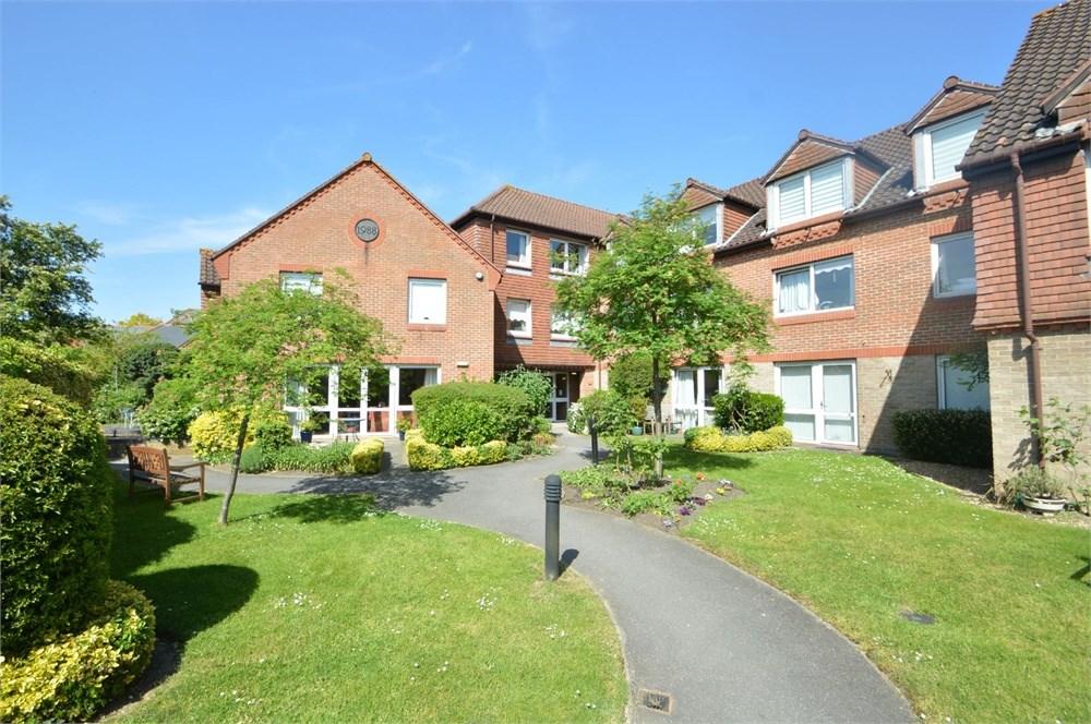 Bridge Court, Springfield Meadows, WEYBRIDGE, KT13 1 bed flat to rent