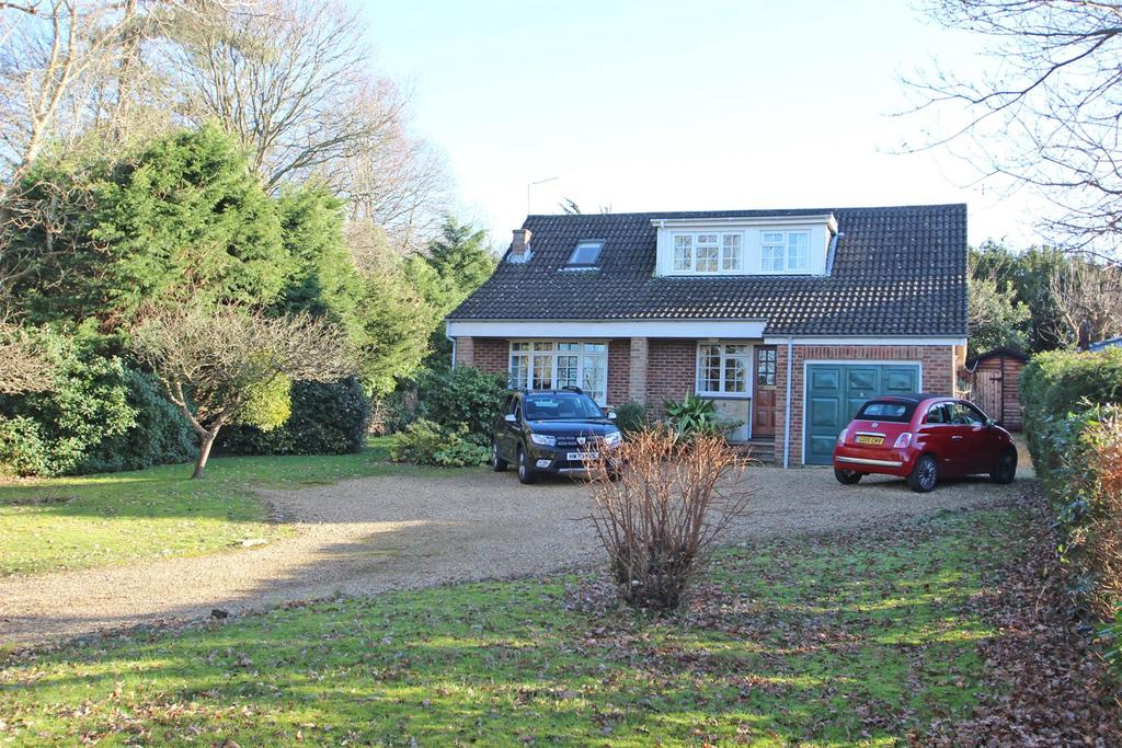 Fishbourne Lane, Fishbourne, Ryde 4 bed chalet for sale £600,000