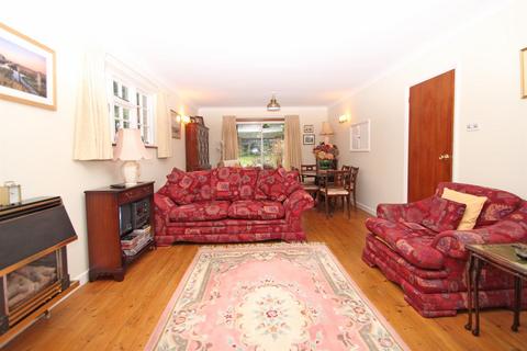 4 bedroom chalet for sale, Fishbourne Lane, Fishbourne, Ryde