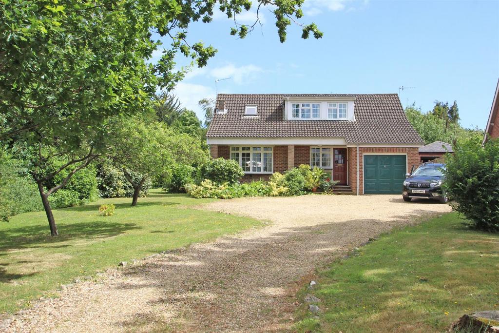 Fishbourne Lane, Fishbourne, Ryde 4 bed chalet for sale £590,000