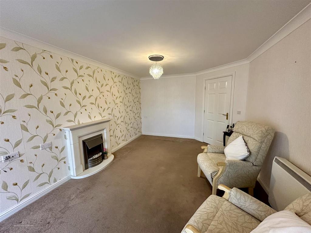 Lounge/Dining Room
