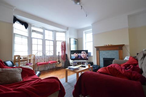 3 bedroom flat to rent, Hagley Court, Edgbaston, Birmingham B16