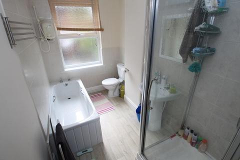 3 bedroom terraced house to rent, Montague Road, Leicester