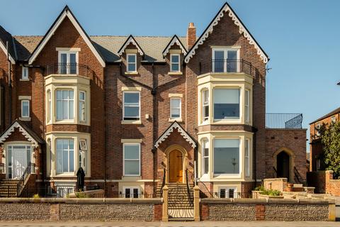 2 bedroom apartment for sale, West Beach, Lytham, FY8