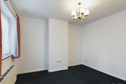 4 bedroom semi-detached house to rent, Grenville Road, New Addington, Croydon