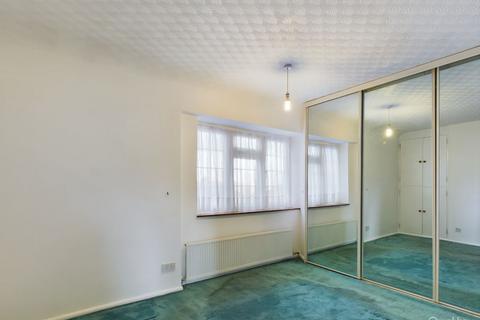 4 bedroom semi-detached house to rent, Grenville Road, New Addington, Croydon