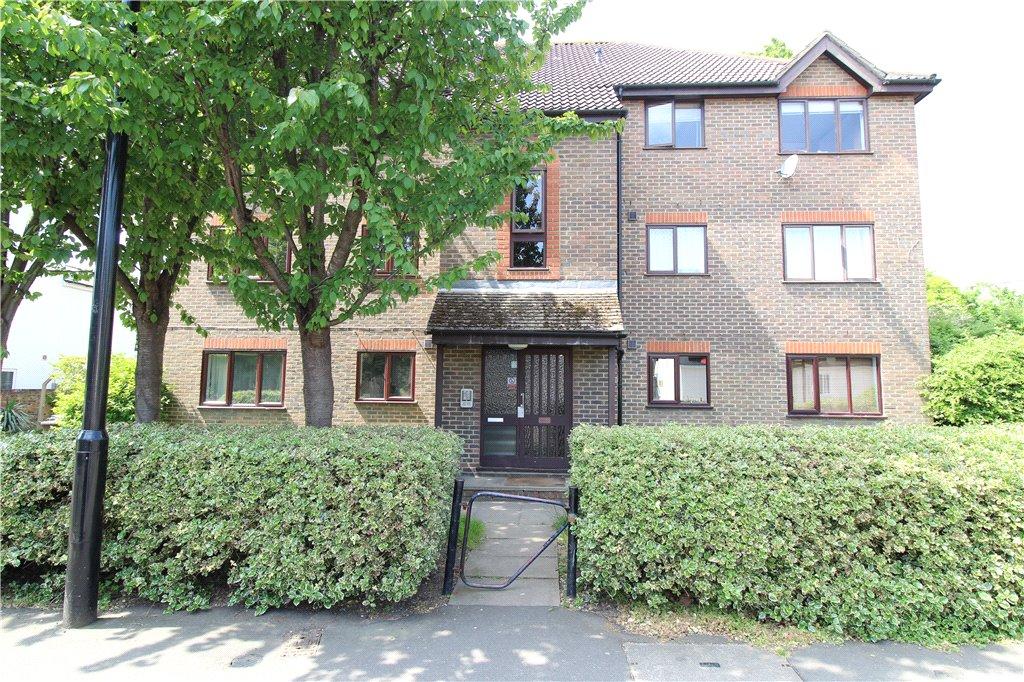 Ealing Road, Brentford, TW8 Studio £1,296 pcm (£299 pw)