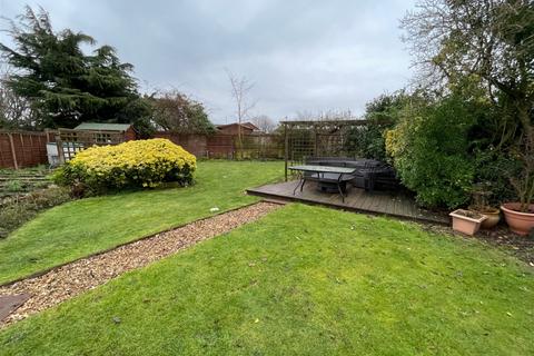 3 bedroom detached bungalow for sale - High Road, Newton-in-the-Isle, Wisbech