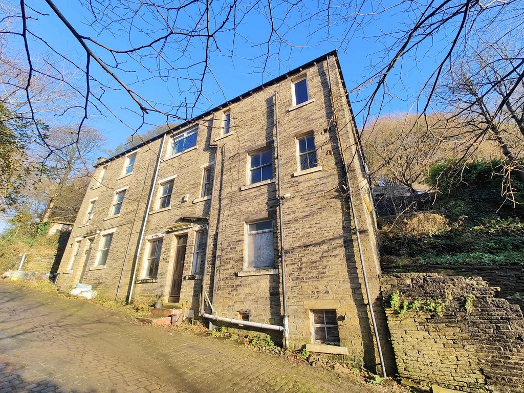 Staups Lane, Halifax HX3 3 bed terraced house for sale £190,000