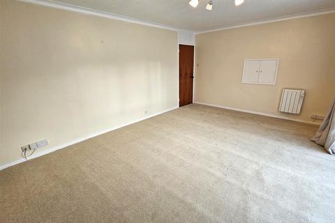 2 bedroom flat to rent - Park Wood Court, Walsall Road, Four Oaks, Sutton Coldfield, B74