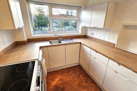 2 bedroom flat to rent - Park Wood Court, Walsall Road, Four Oaks, Sutton Coldfield, B74