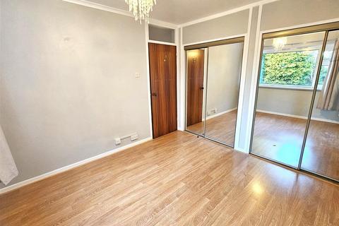 2 bedroom flat to rent - Park Wood Court, Walsall Road, Four Oaks, Sutton Coldfield, B74