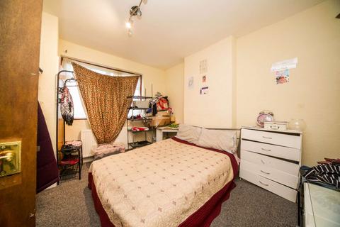 4 bedroom semi-detached house for sale, Beckway Road, Norbury, London
