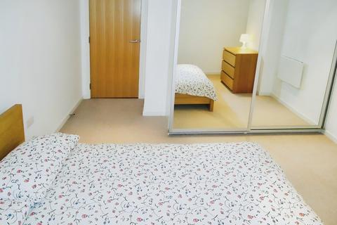 2 bedroom flat to rent, Gateway North, Crown Point Road, Leeds, LS9