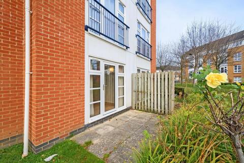 2 bedroom flat for sale - Central Reading, Access to Town Centre/The Oracle and Reading Station, RG1