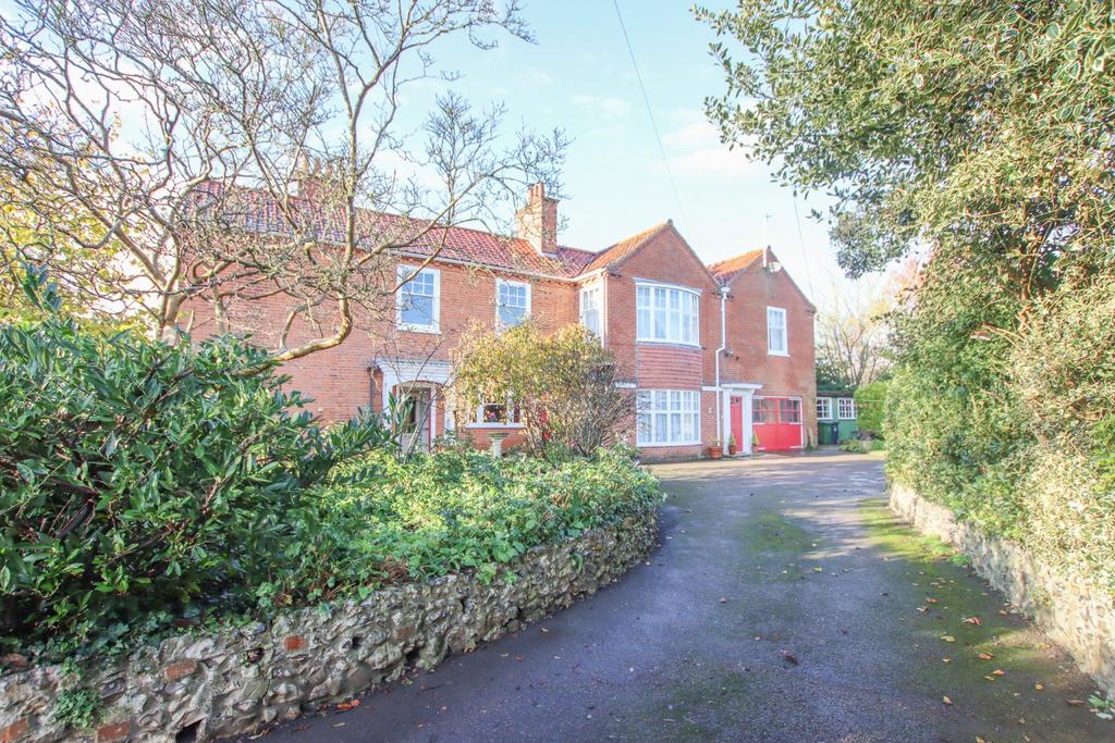 Norwich Road, Fakenham 6 bed link detached house for sale £750,000