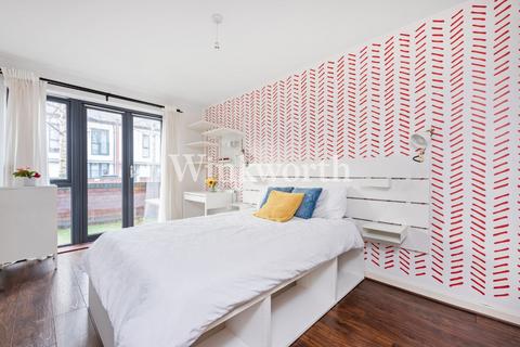 2 bedroom apartment for sale, Leverton Close, London, N22
