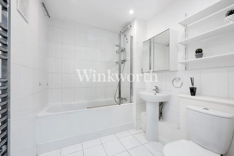 3 Leverton Close, London, N22 7BT