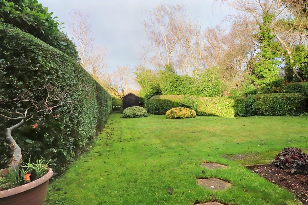 Elm gardens welwyn garden city hertfordshire al8 2 bed detached