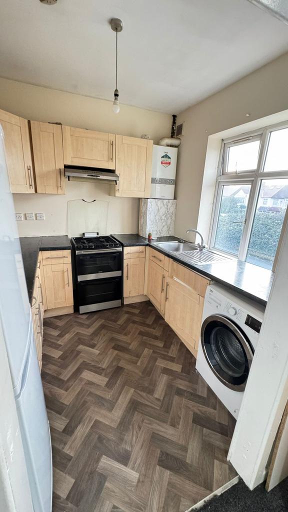 2 Bedroom Maisonette To Let On Winsford Terrace,
