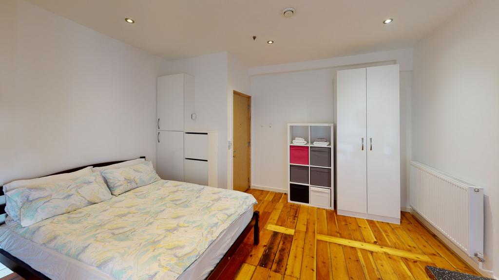 Studio Room