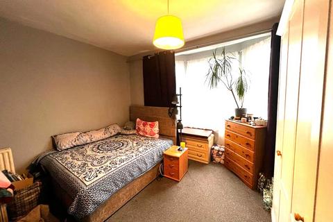 3 bedroom flat for sale, Arngask Road, Catford, SE6