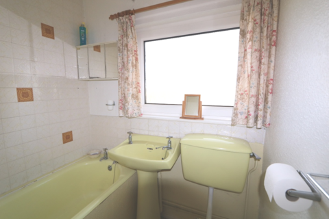 9 Maethlon Close, Tywyn, LL36 0BN