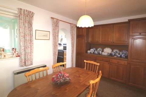 9 Maethlon Close, Tywyn, LL36 0BN