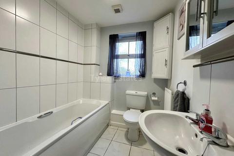 24 Osier Drive, Basildon, SS15 4HP