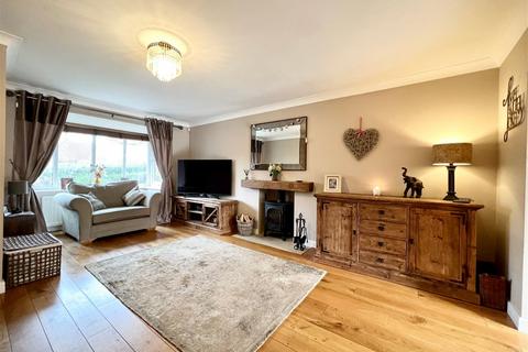30 Bishopdale Drive, Collingham, Wetherby, LS22 5LP