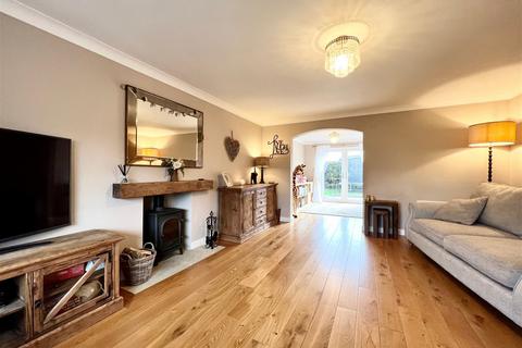 30 Bishopdale Drive, Collingham, Wetherby, LS22 5LP