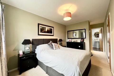 30 Bishopdale Drive, Collingham, Wetherby, LS22 5LP