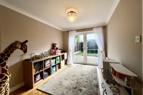 30 Bishopdale Drive, Collingham, Wetherby, LS22 5LP