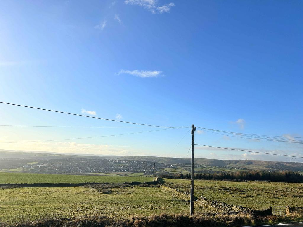 Roper Lane, Queensbury BD13 3 bed semidetached house for sale £250,000