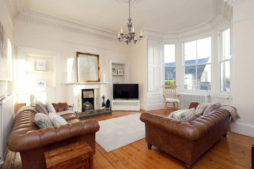 Oakridge 6 Seaside Place, Aberdour, KY3 0TX 5 bed semidetached house