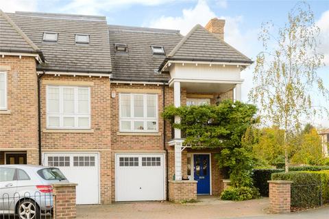 207 Ember Lane, East Molesey, KT8 0BU