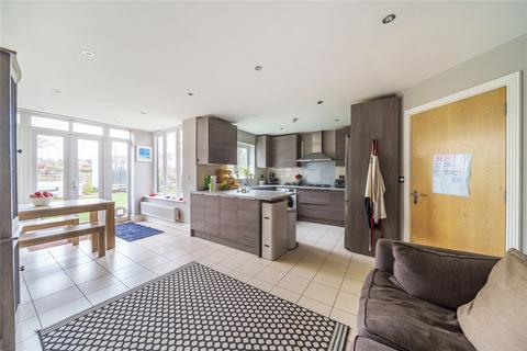 207 Ember Lane, East Molesey, KT8 0BU