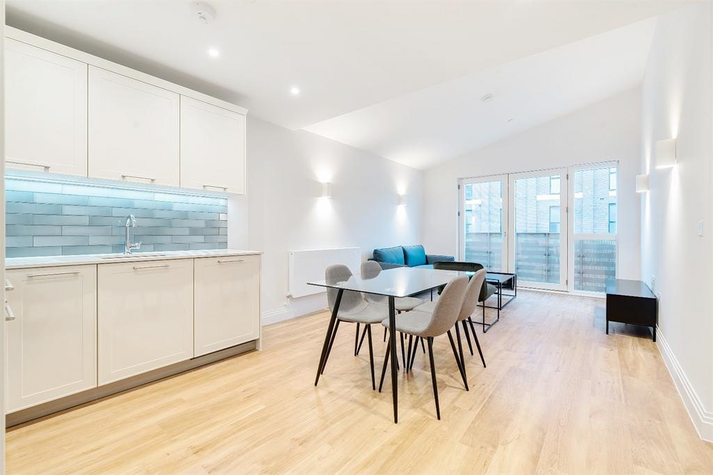 Apartment in Reading - View 4