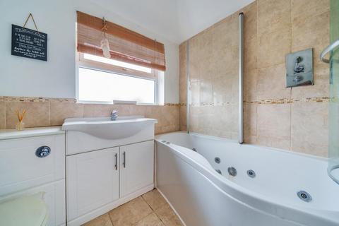 3 Chestnut Avenue, West Wickham, BR4 9ET