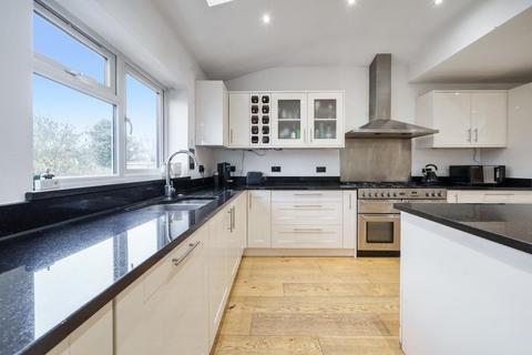 3 Chestnut Avenue, West Wickham, BR4 9ET