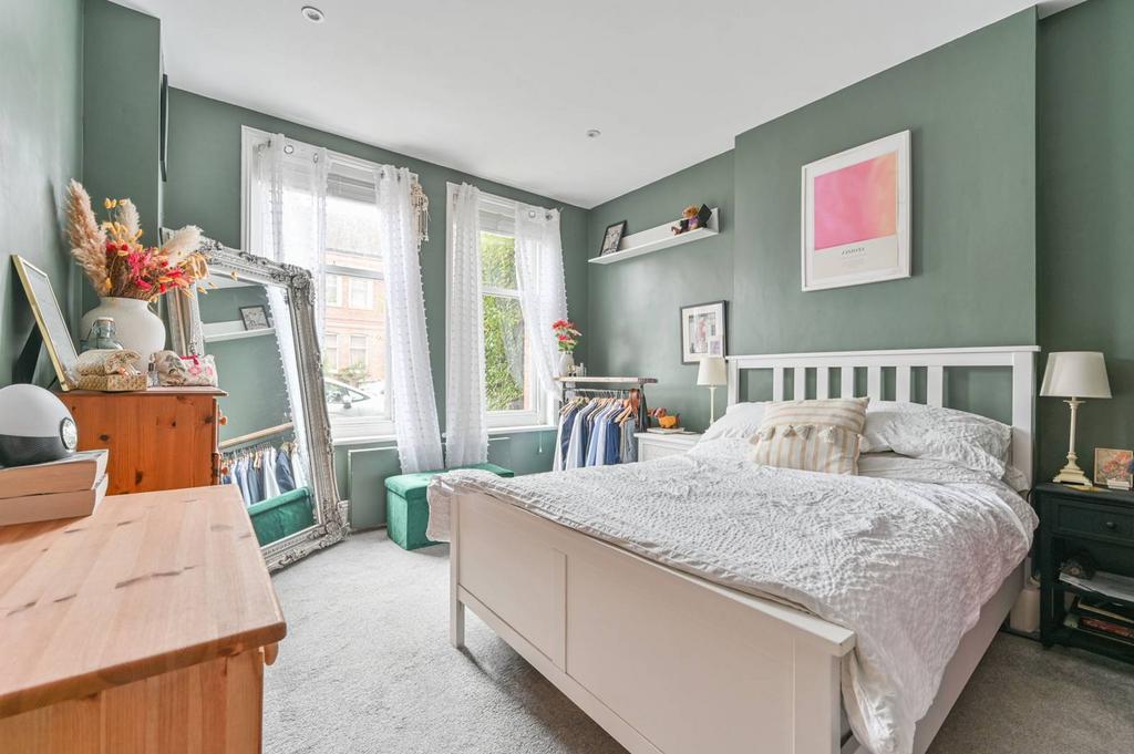 Hailsham Avenue, Streatham Hill, London, SW2 2 bed flat for sale £490,000