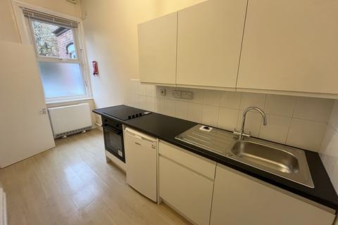 Studio to rent, Flat 6, 26 Magdala Road, Mapperley Park, Nottingham, NG3 5DF