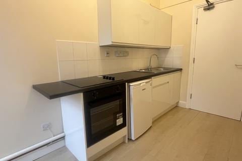 Studio to rent, Flat 6, 26 Magdala Road, Mapperley Park, Nottingham, NG3 5DF