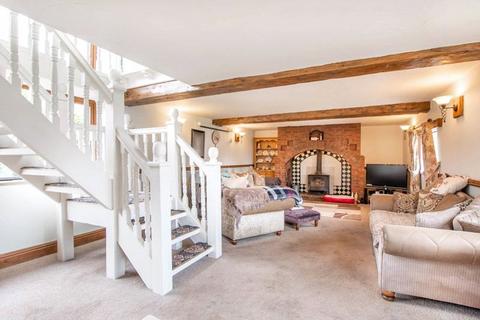 4 bedroom equestrian property for sale, The Old Barn, Stockwith Road, Walkeringham, Doncaster, DN10